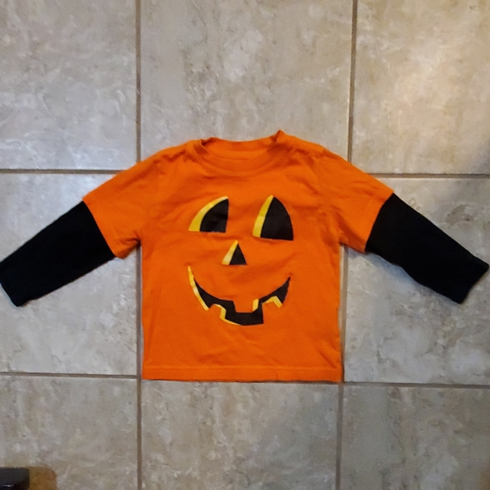 🎃Baby size 24M Halloween long sleeve shirt🎃